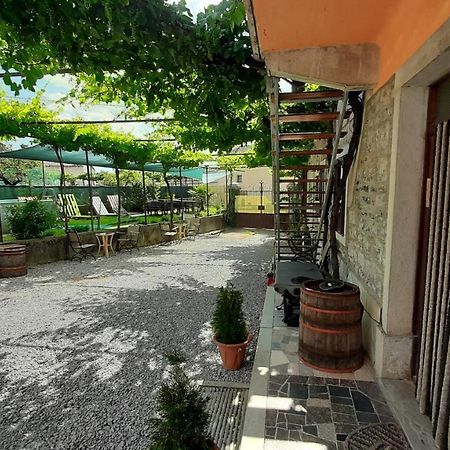 Residence Muzica Bed And Breakfast Komen Exterior photo